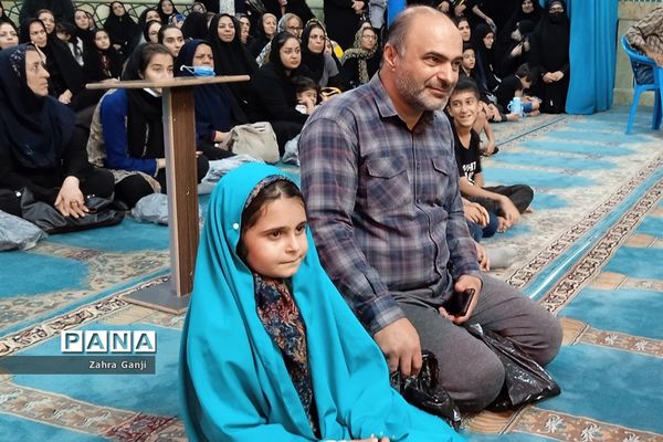 مراسم سوگواری دانش‌آموزان دختر و پسر متوسطه اول و دوم در مسجد خاتم الانبیاء