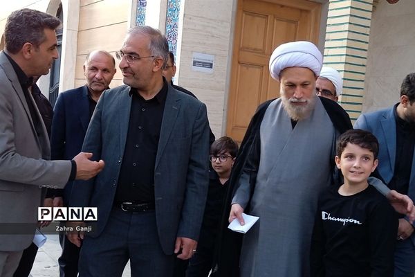 مراسم سوگواری دانش‌آموزان دختر و پسر متوسطه اول و دوم در مسجد خاتم الانبیاء