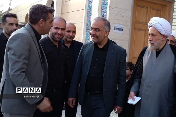 مراسم سوگواری دانش‌آموزان دختر و پسر متوسطه اول و دوم در مسجد خاتم الانبیاء