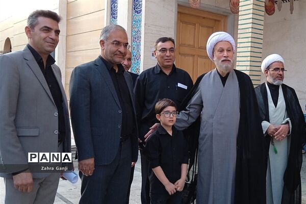 مراسم سوگواری دانش‌آموزان دختر و پسر متوسطه اول و دوم در مسجد خاتم الانبیاء