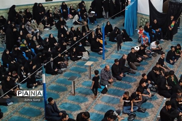 مراسم سوگواری دانش‌آموزان دختر و پسر متوسطه اول و دوم در مسجد خاتم الانبیاء