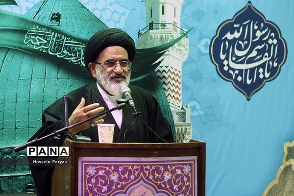 مجلس عزاداری حضرت اباعبدالله الحسین(ع) و قرائت زیارت عاشورا در وزارت آموزش و پرورش