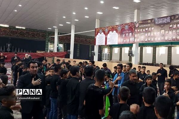 عزاداری پرشور نوجوانان شهرستان خلیل‌آباد در اجتماع بزرگ احلی من العسل