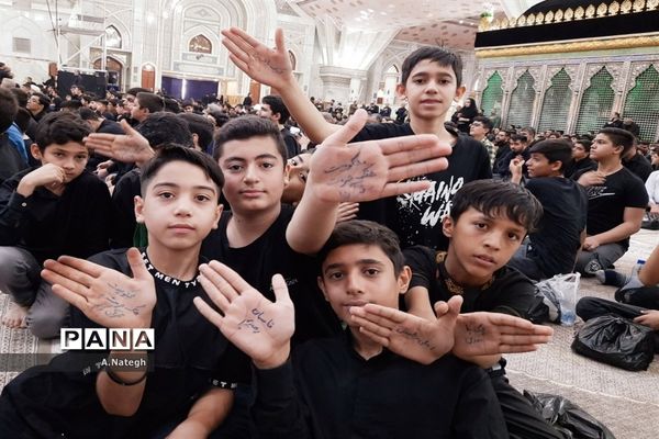 برگزاری سوگواره احلی من العسل در مرقد مطهر امام خمینی (ره)