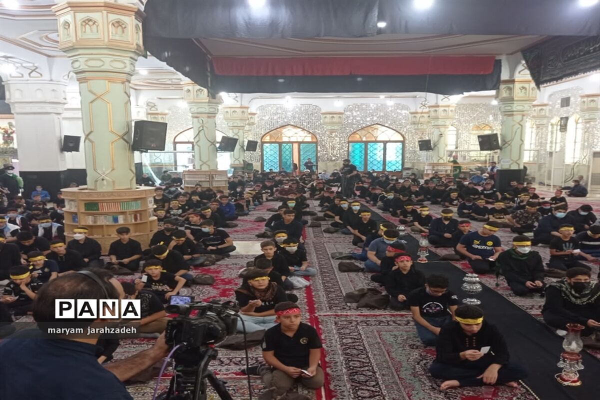 دانش‌آموزان کرمانی با برگزاری احلی من العسل به یاد نوجوان دشت کربلا عزاداری کردند