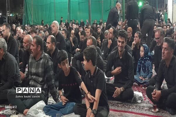 مراسم عزاداری و روضه‌خوانی دهه اول محرم در حسینیه بزرگ شهرستان زارچ