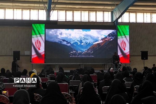 همایش بزرگ رهروان زینبی در شهرستان‌قرچک