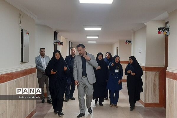 بازدید ناظران استانی از کانون ارزیابی و مصاحبه آزمون استخدامی آموزگاران منطقه رودهن