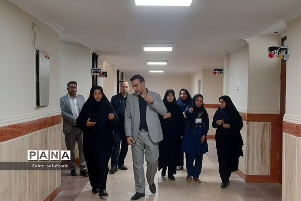 بازدید ناظران استانی از کانون ارزیابی و مصاحبه آزمون استخدامی آموزگاران منطقه رودهن