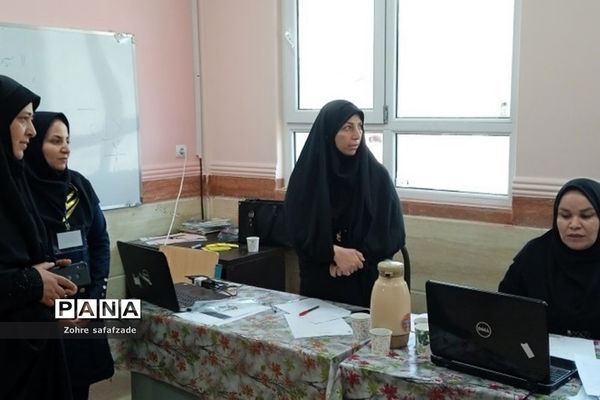 بازدید ناظران استانی از کانون ارزیابی و مصاحبه آزمون استخدامی آموزگاران منطقه رودهن