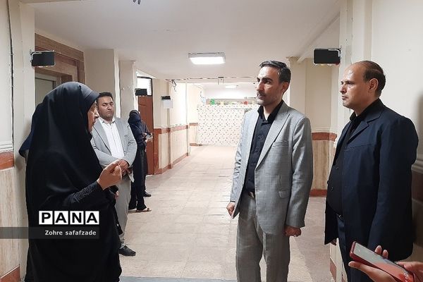 بازدید ناظران استانی از کانون ارزیابی و مصاحبه آزمون استخدامی آموزگاران منطقه رودهن