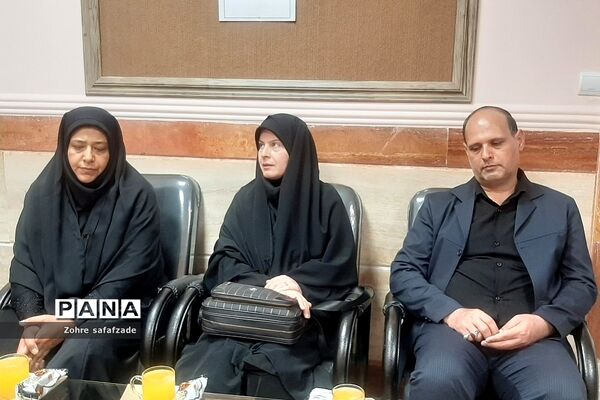 بازدید ناظران استانی از کانون ارزیابی و مصاحبه آزمون استخدامی آموزگاران منطقه رودهن