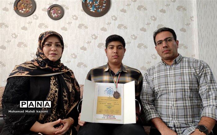 در مسابقات باید چند قدم از کتاب های درسی فراتر برویم