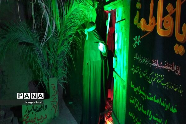 افتتاح نمایشگاه «غنچه‌های خونین» جعفرآباد قم
