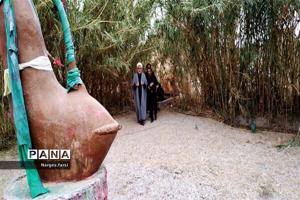 افتتاح نمایشگاه «غنچه‌های خونین» جعفرآباد قم
