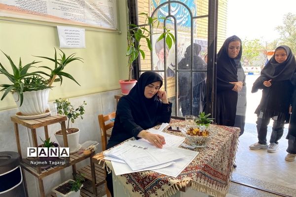 برگزاری آزمون مصاحبه دانش‌آموزان جهت  ورود به پایه هفتم مدرسه نمونه دولتی امام رضا (ع)