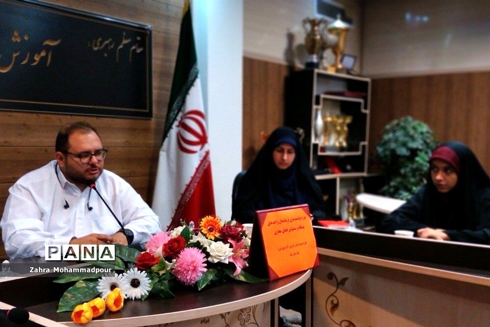 برگزاری کارگاه سواد رسانه با حضور فرمانده واحدهای بسیج دانش‌آموزی در ناحیه یک بهارستان