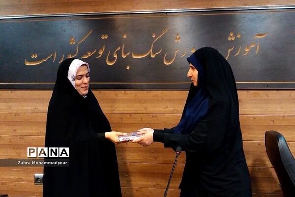 برگزاری کارگاه سواد رسانه با حضور فرمانده واحدهای بسیج دانش‌آموزی در ناحیه یک بهارستان