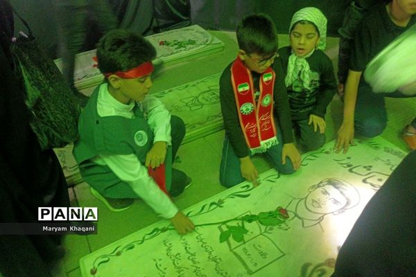 راهپیمایی دانش آموزان دهه هشتادی و دهه نودی ناحیه 3 شیراز در اعتراض به هتک حرمت قرآن کریم