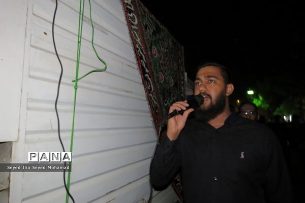 دسته های زنجیر زنی در شب تاسوعای حسینی در شهر قیامدشت