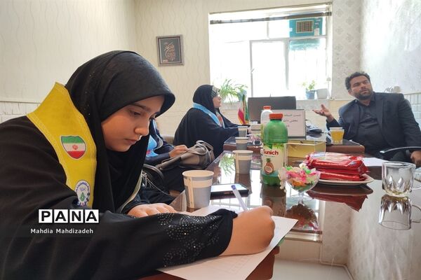اولین نشست توجیهی تابستانه هیات رئیسه مجلس دانش آموزی ناحیه ۶