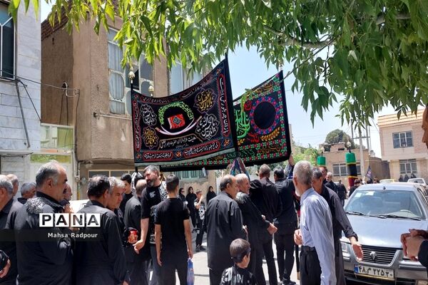 دسته عزاداری مردم چرمخوران کرج در تاسوعای حسینی