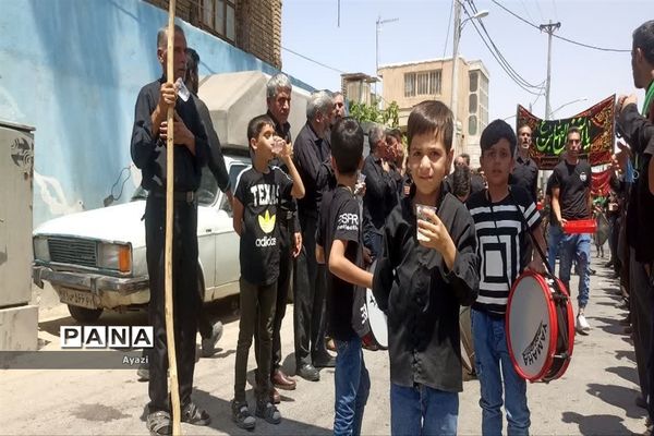 مراسم تاسوعای حسینی در محله عاشق آباد اصفهان