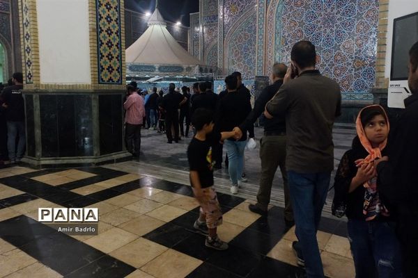 حال و هوای حرم مطهر رضوی در دهمین شب از ماه محرم