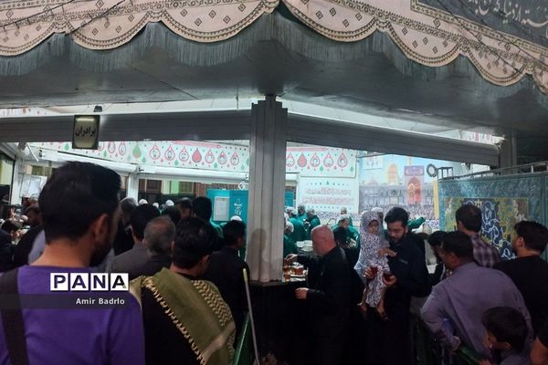 حال و هوای حرم مطهر رضوی در دهمین شب از ماه محرم