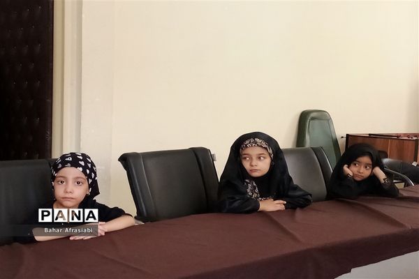 مراسم تقدیر از برگزیدگان مسابقه مجازی زیباتر از گل در شهرستان رباط‌کریم