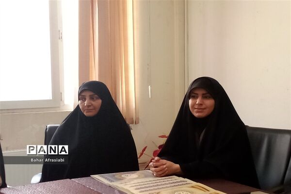 مراسم تقدیر از برگزیدگان مسابقه مجازی زیباتر از گل در شهرستان رباط‌کریم