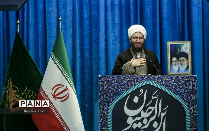 ارادت به امام حسین به جامعه وحدت می‌بخشد