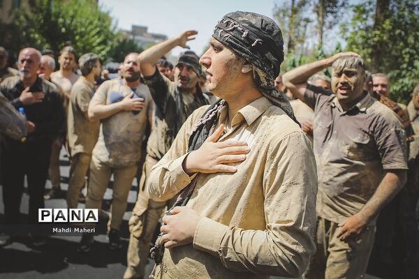 آیین سنتی «گِل مالی» لرستانی‌‎های مقیم تهران