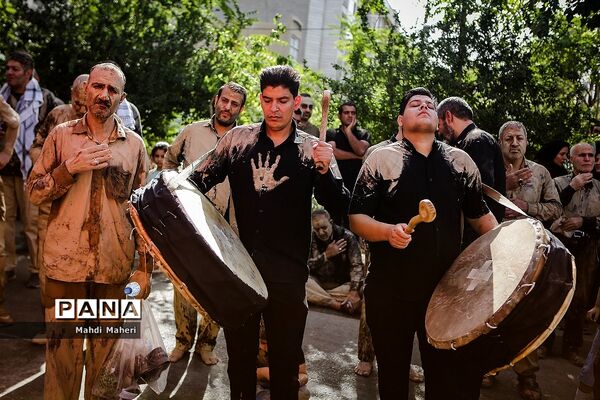 آیین سنتی «گِل مالی» لرستانی‌‎های مقیم تهران
