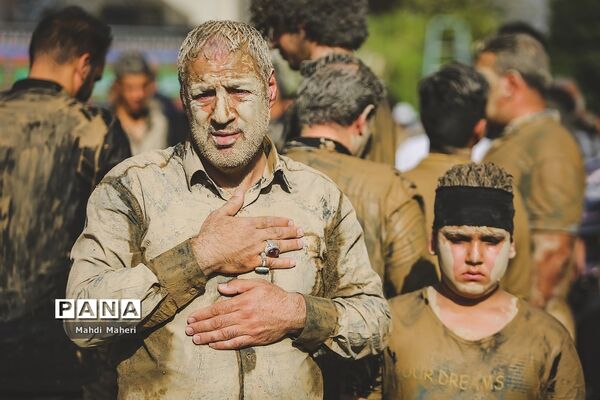 آیین سنتی «گِل مالی» لرستانی‌‎های مقیم تهران