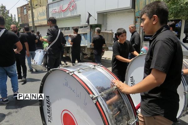 دسته‌های عزاداری ظهر عاشورا در قیامدشت