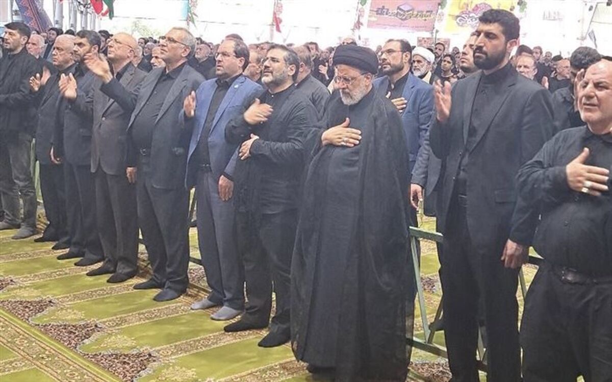 حضور آیت الله رئیسی در اجتماع عزاداران حسینی در مصلای نماز جمعه دانشگاه تهران