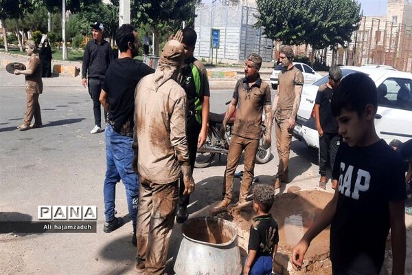 آیین سنتی «گِل مالی» لرستانی‌های ساکن حسن آباد فشافویه