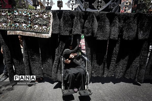 عزاداران حسینی در ظهر عاشورا