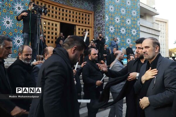 مراسم عزاداری دستجات حسینی در استانداری آذربایجان شرقی