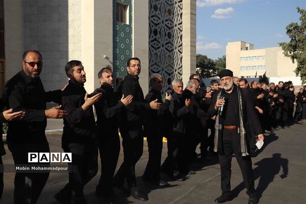 مراسم عزاداری دستجات حسینی در استانداری آذربایجان شرقی