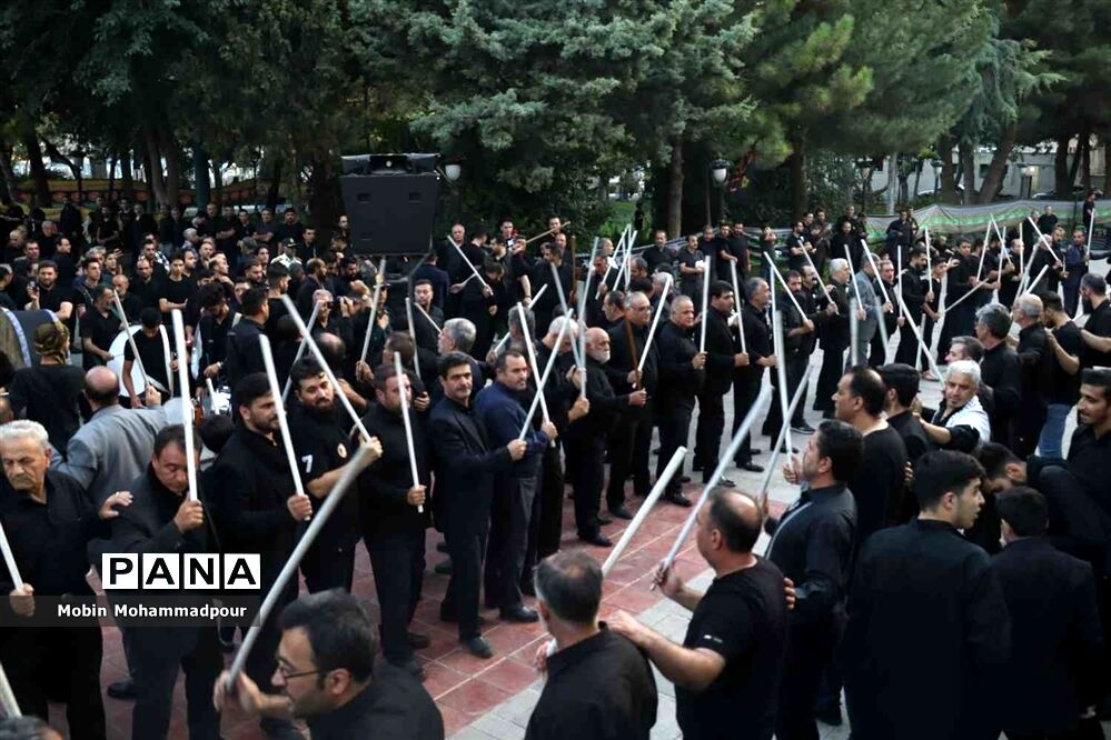 مراسم عزاداری دستجات حسینی در استانداری آذربایجان شرقی