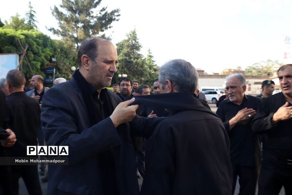 مراسم عزاداری دستجات حسینی در استانداری آذربایجان شرقی