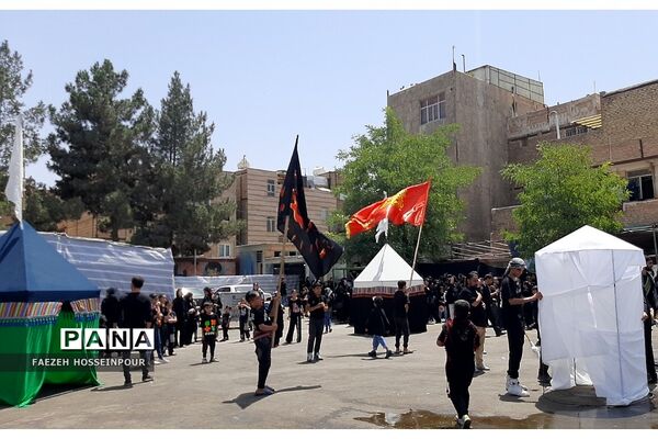 عزاداری ظهر عاشورای حسینی در بهارستان‌دو