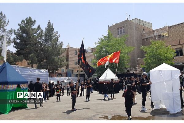 عزاداری ظهر عاشورای حسینی در بهارستان‌دو