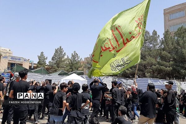 عزاداری ظهر عاشورای حسینی در بهارستان‌دو