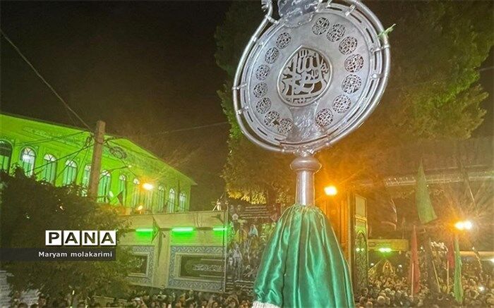 روایت  دانش‌آموز خبرنگار پانا دماوند از رسم علم گردانی در محله درویش شهر دماوند/فیلم