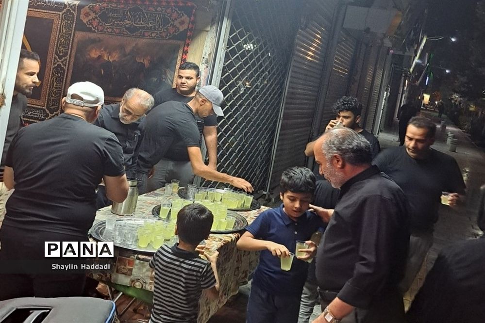 برگزاری مراسم پذیرایی خیابانی در موکب‌های مشهد