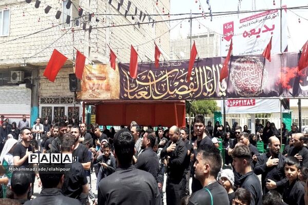 سوگواری مردم بهارستانی در روز عاشورای حسینی