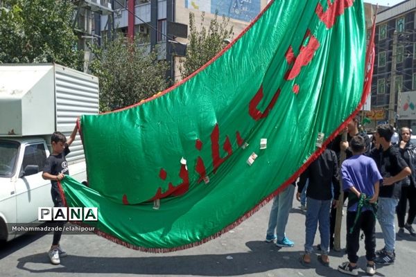 سوگواری مردم بهارستانی در روز عاشورای حسینی